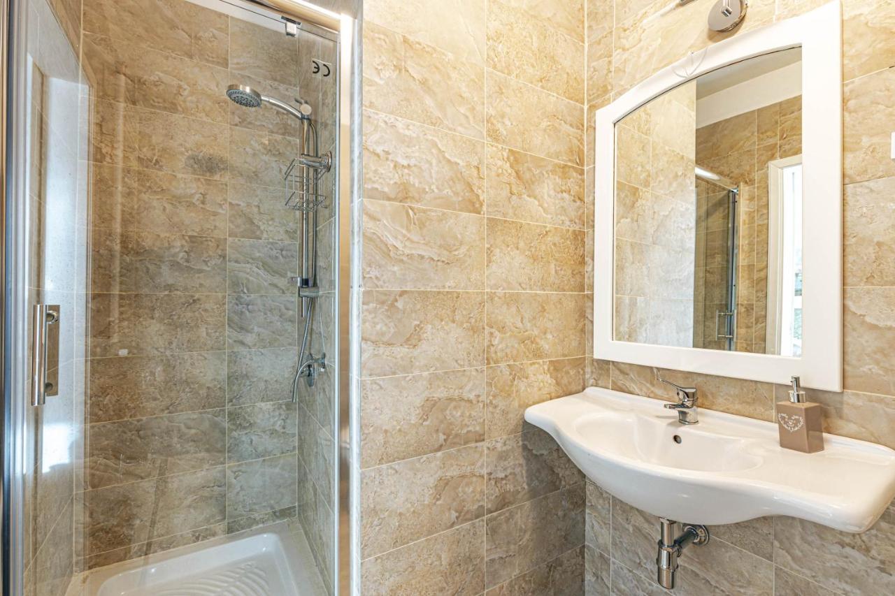 פלרמו Giulio Cesare 14, Residence מראה חיצוני תמונה